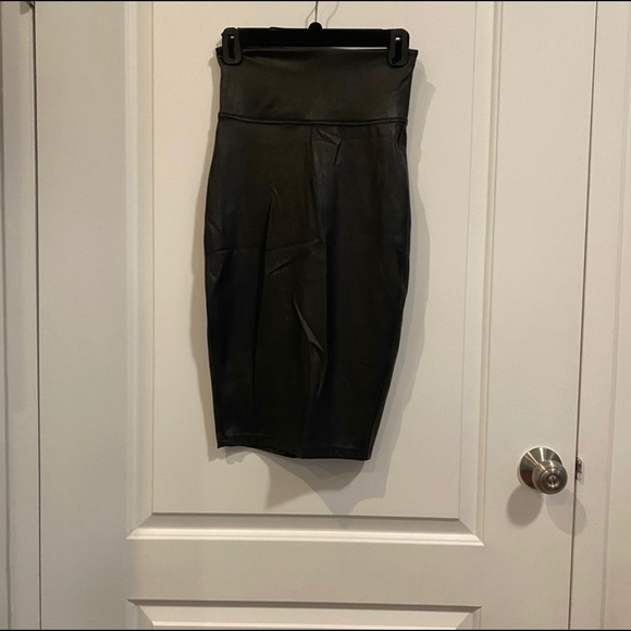 Spanx Faux Leather Pencil Skirt - Picture 5 of 6